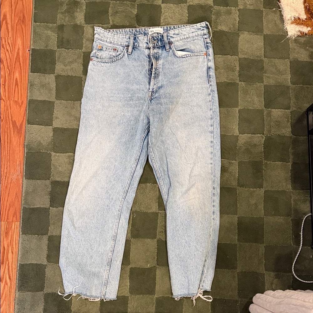 Zara Light Wash Straight Leg Jeans - Classic Denim